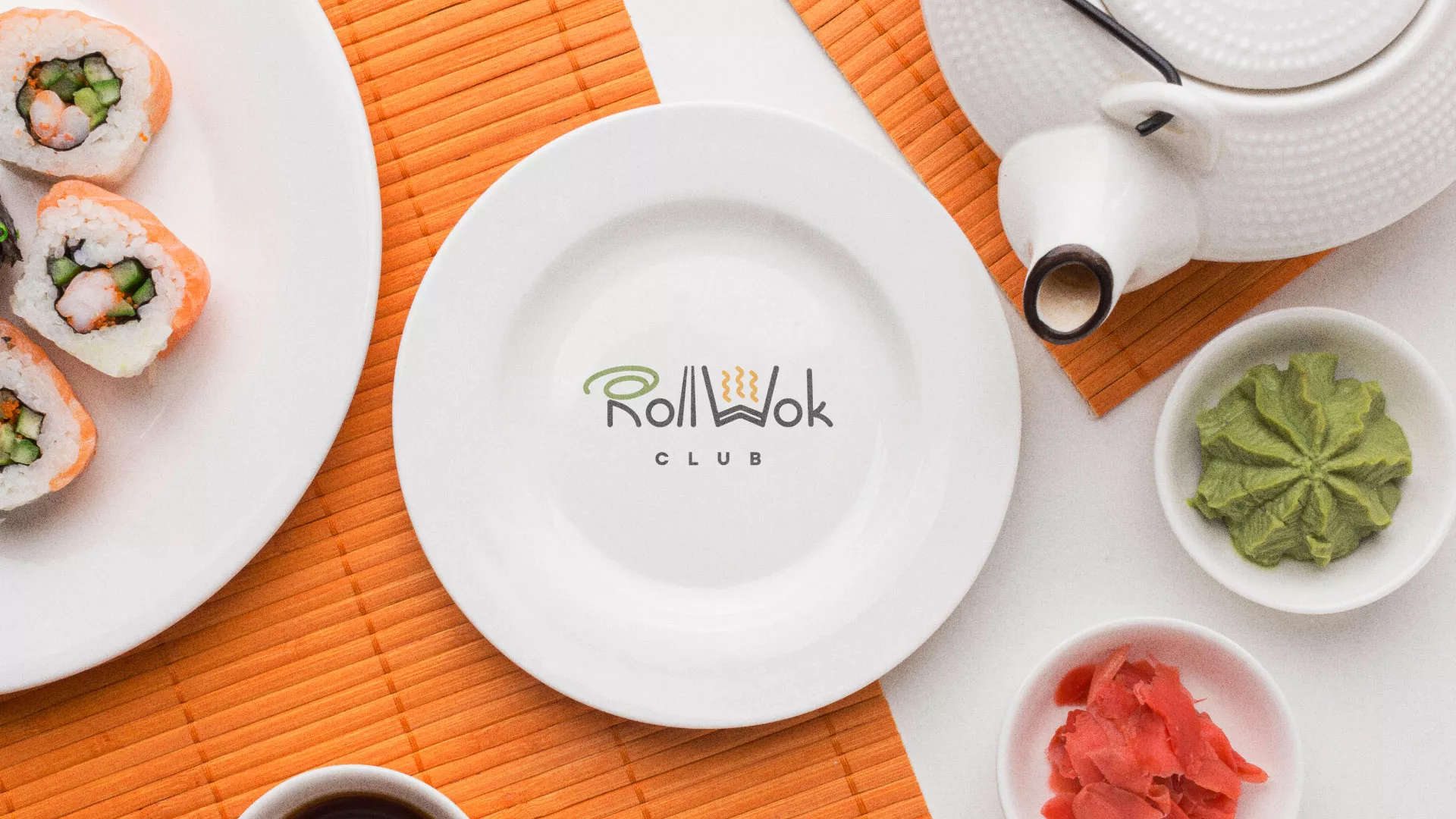 Разработка логотипа и фирменного стиля суши-бара «Roll Wok Club» в Кондрово